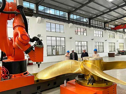 Advanced machining equipment for marine propeller production