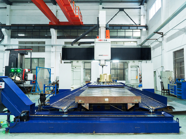 Custom marine propeller factory workshop