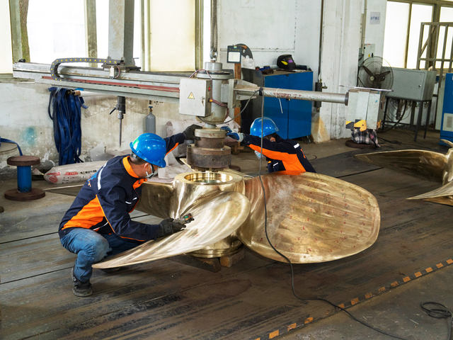 Custom ship propeller manufacturing and technical support